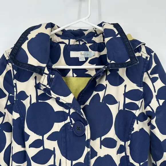 Boden Coat Womens 6 Blue White Apple Print Hooded Belted Rain Trench Jacket - Picture 2 of 13